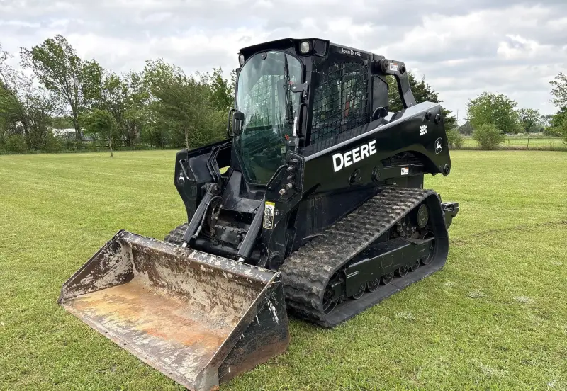 2019 John Deere 333G photo 1