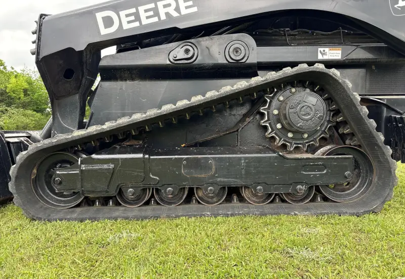 2019 John Deere 333G photo 75