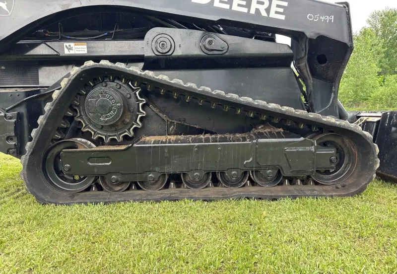 2019 John Deere 333G photo 83