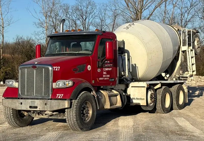 2018 Peterbilt 567 photo 1