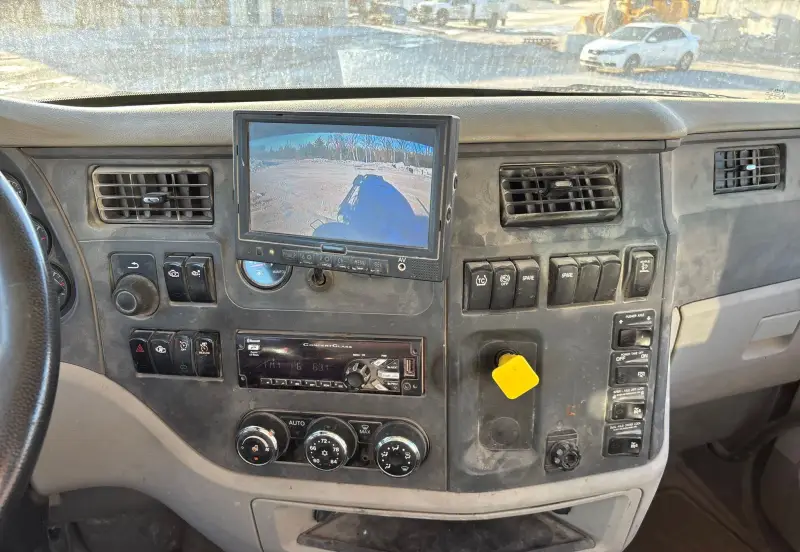 2018 Peterbilt 567 photo 130