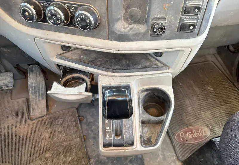 2018 Peterbilt 567 photo 136