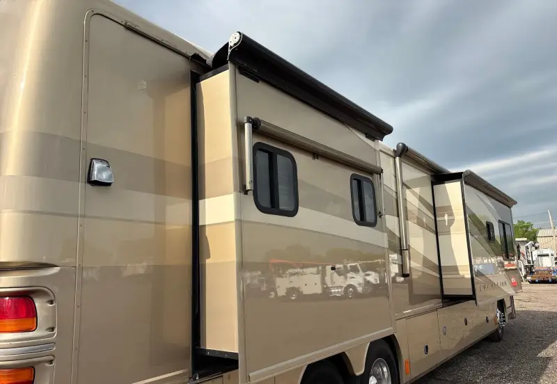 2006 Fleetwood American Tradition photo 37
