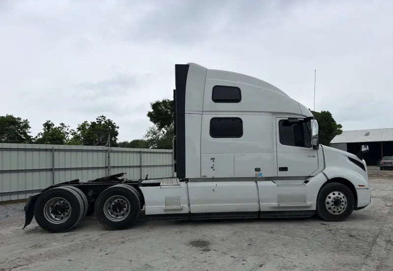 2023 Volvo VNL 860 photo 4