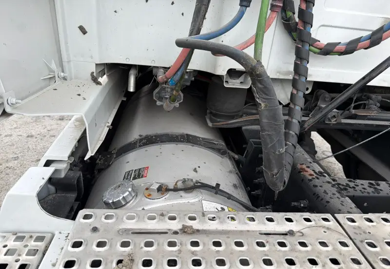 2023 Volvo VNL 860 photo 26