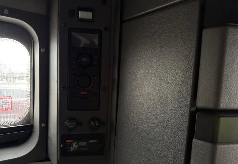2023 Volvo VNL 860 photo 68