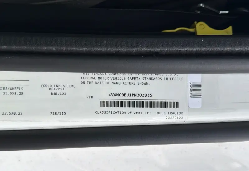2023 Volvo VNL 860 photo 100