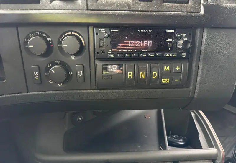 2023 Volvo VNL 860 photo 53