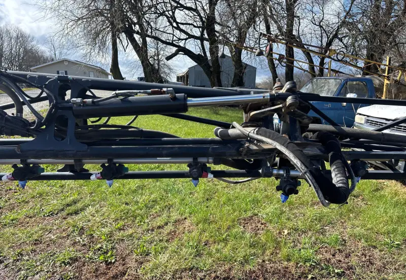 2011 John Deere 4730 photo 32
