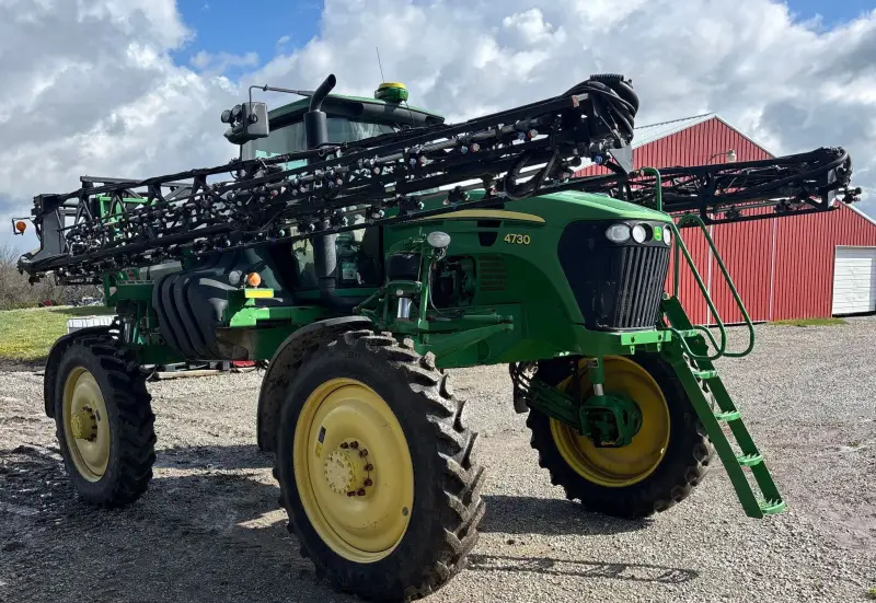 2011 John Deere 4730 photo 3