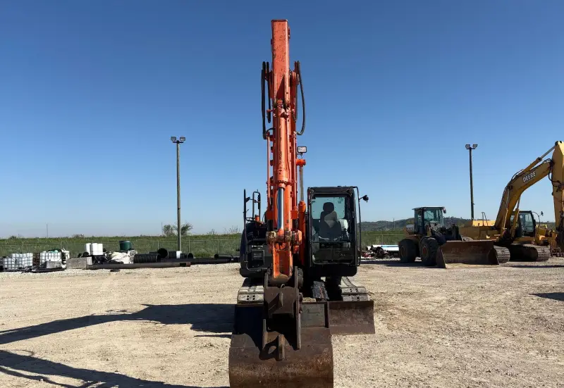 2018 Hitachi ZX135US-6N photo 2