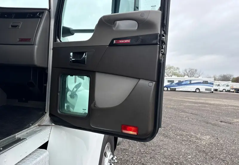 2015 Kenworth T370 photo 82