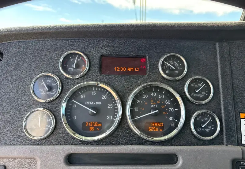 2016 Peterbilt 365 photo 64