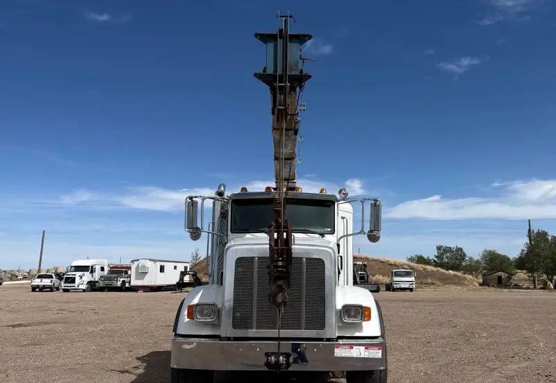 2016 Peterbilt 365 photo 2