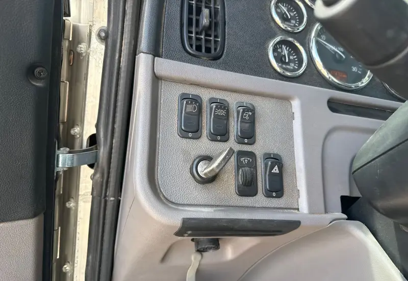 2016 Peterbilt 365 photo 65