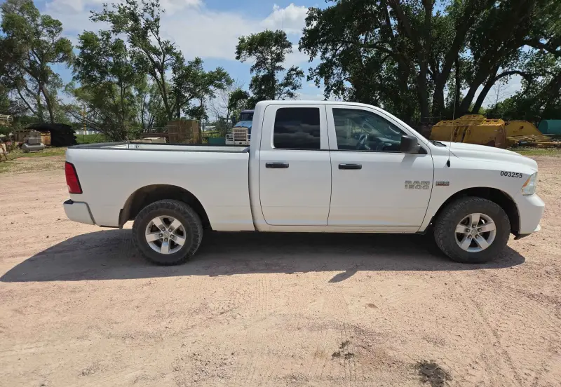 2017 RAM 1500 photo 4