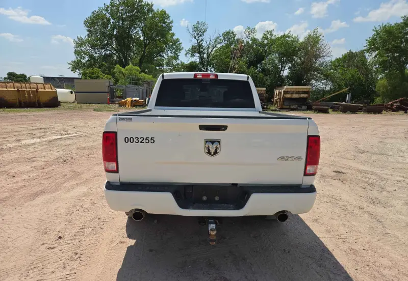 2017 RAM 1500 photo 6