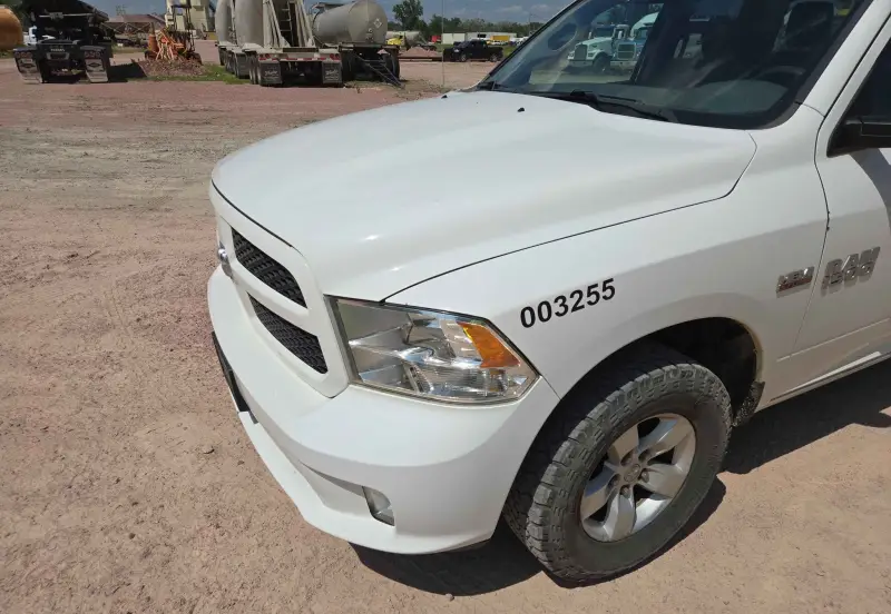 2017 RAM 1500 photo 9