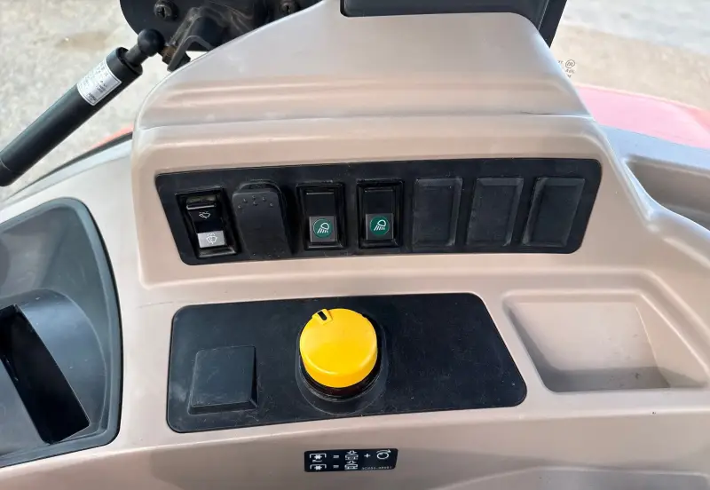 2012 Kubota M8560 photo 34