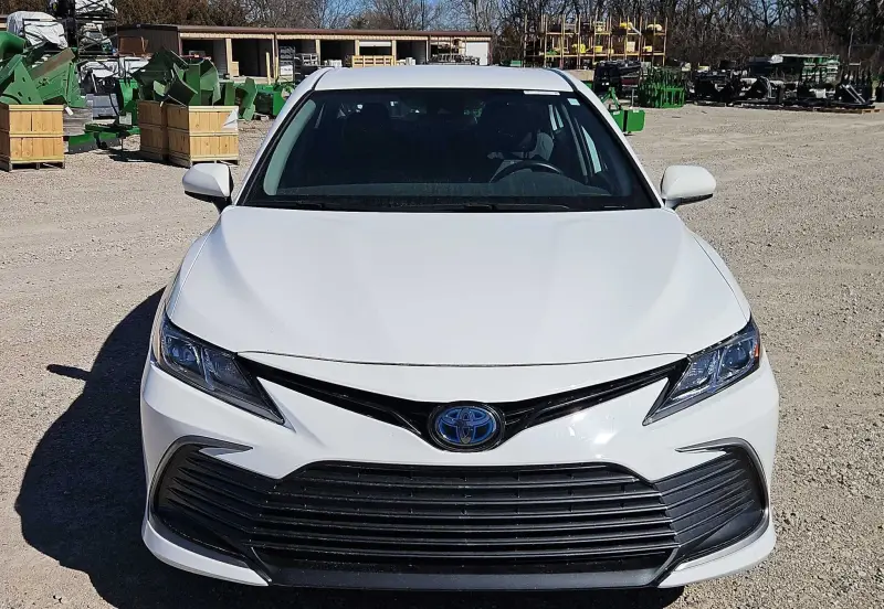 2022 Toyota Camry photo 2