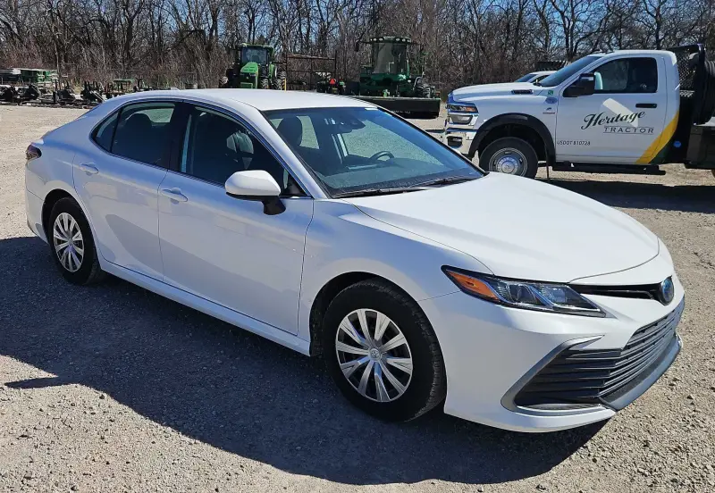 2022 Toyota Camry photo 3