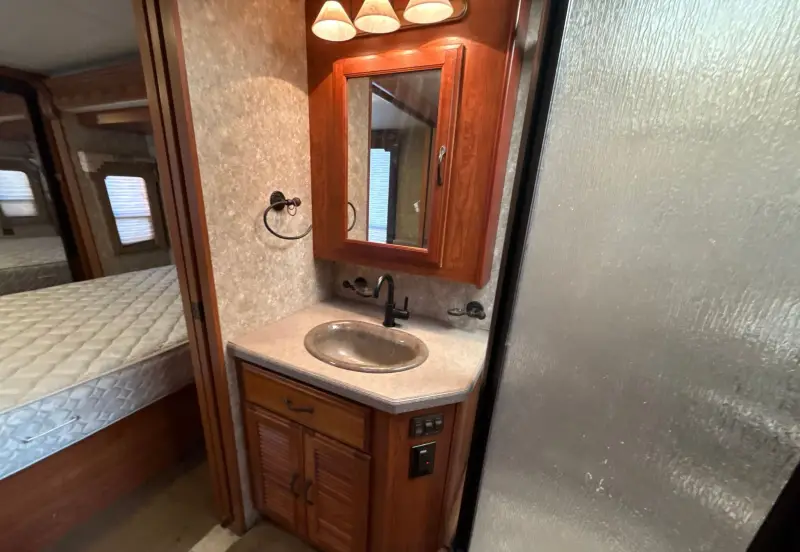 2005 Coachman Encore 380DS photo 84