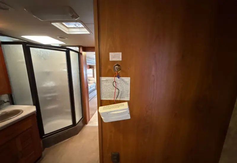 2005 Coachman Encore 380DS photo 96