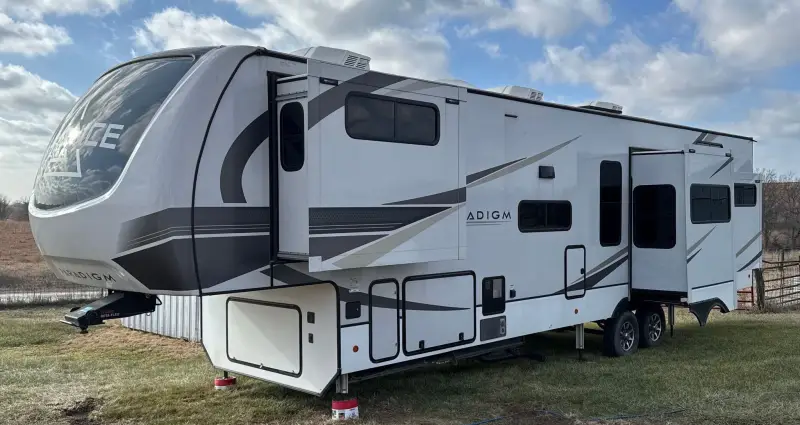 2023 Alliance Rv Paradigm photo 1