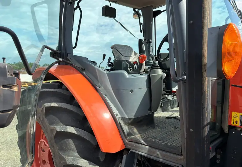 2013 Kubota M135GX photo 39