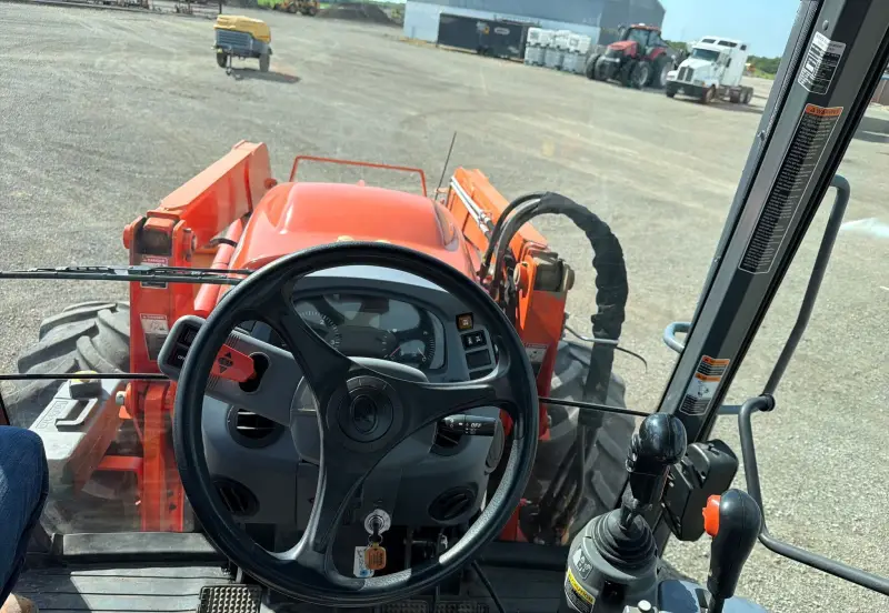 2013 Kubota M135GX photo 27