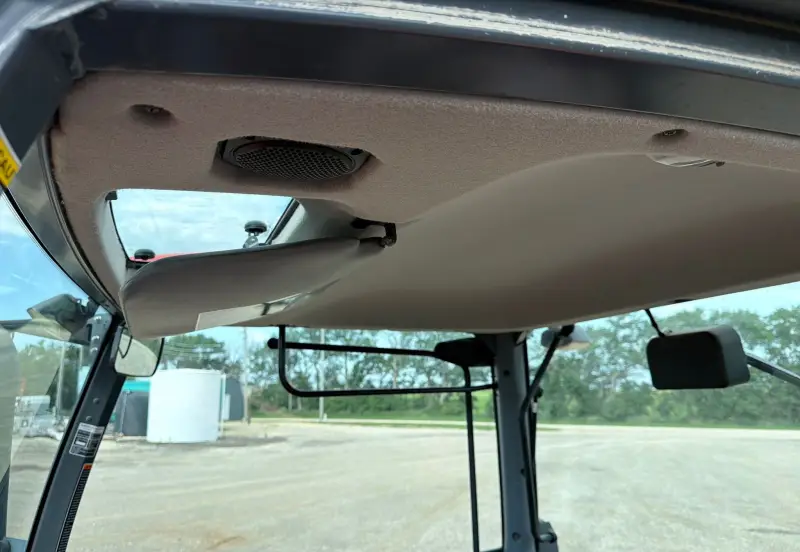 2013 Kubota M135GX photo 38