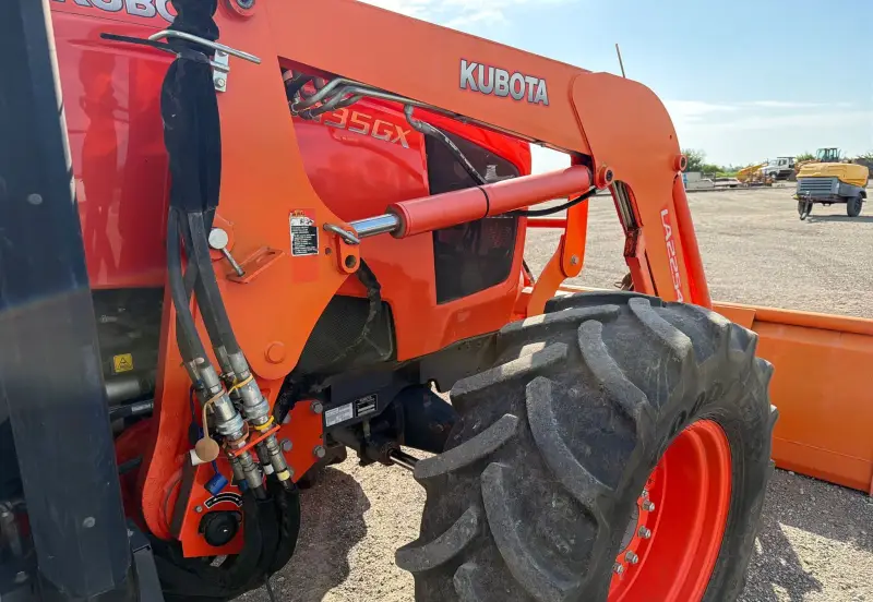 2013 Kubota M135GX photo 15