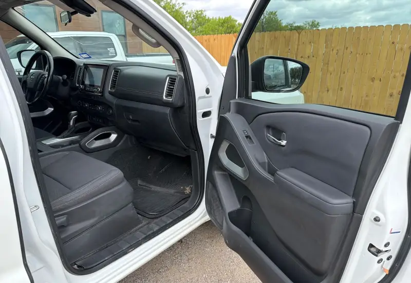 2022 Nissan Frontier photo 46