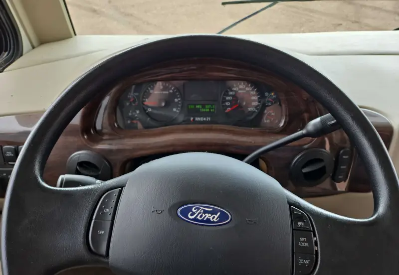 2017 Thor Motor Coach Stripped photo 72