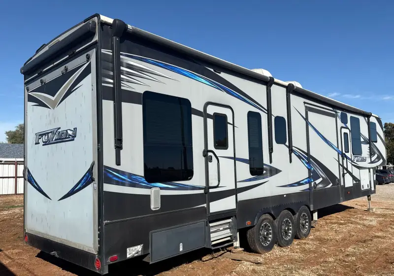 2017 Keystone FZ42317 photo 5
