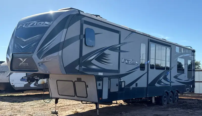 2017 Keystone FZ42317 photo 1