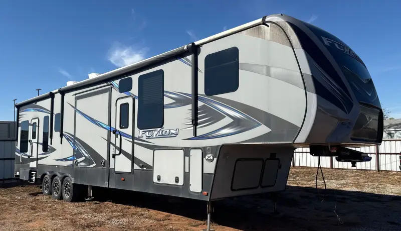 2017 Keystone FZ42317 photo 3