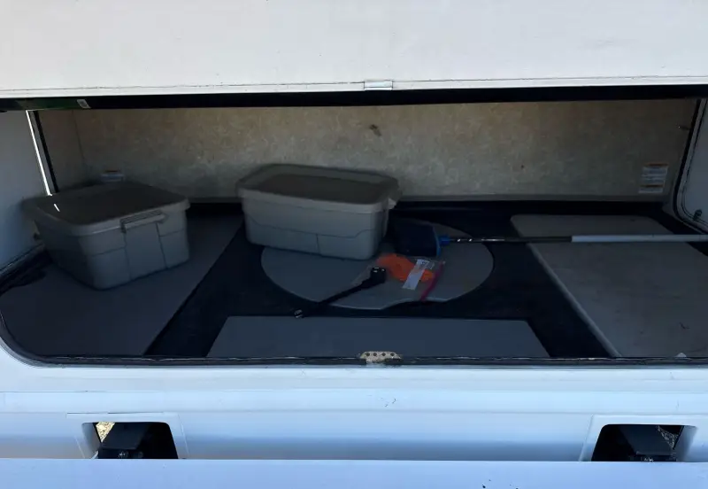 2008 Ford E450 Super Duty photo 13