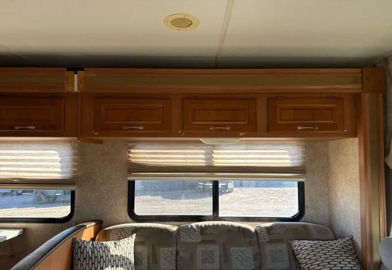 2008 Ford E450 Super Duty photo 73